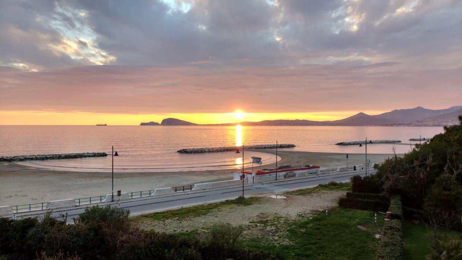 Bordoriva Appartement Formia Buitenkant foto