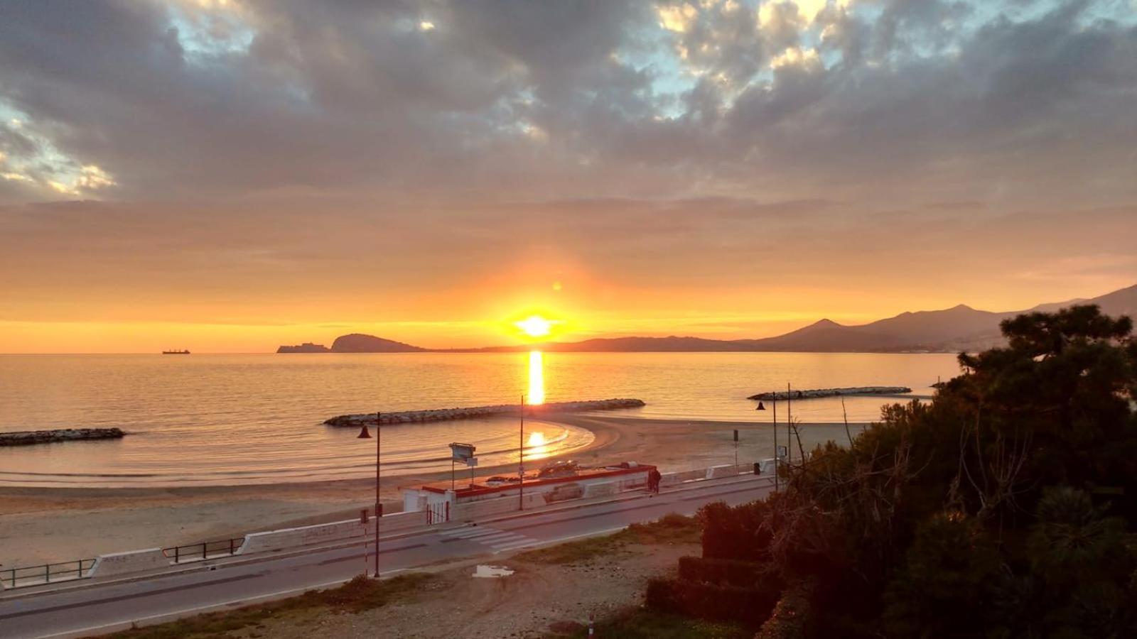 Bordoriva Appartement Formia Buitenkant foto